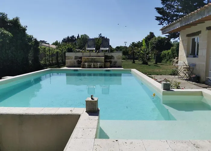 Jolie Avec Piscine Dans Le St Emilionnais Sainte-Terre