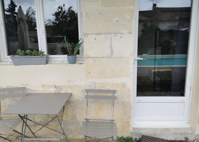 Сasa de vacaciones Jolie Avec Piscine Dans Le St Emilionnais