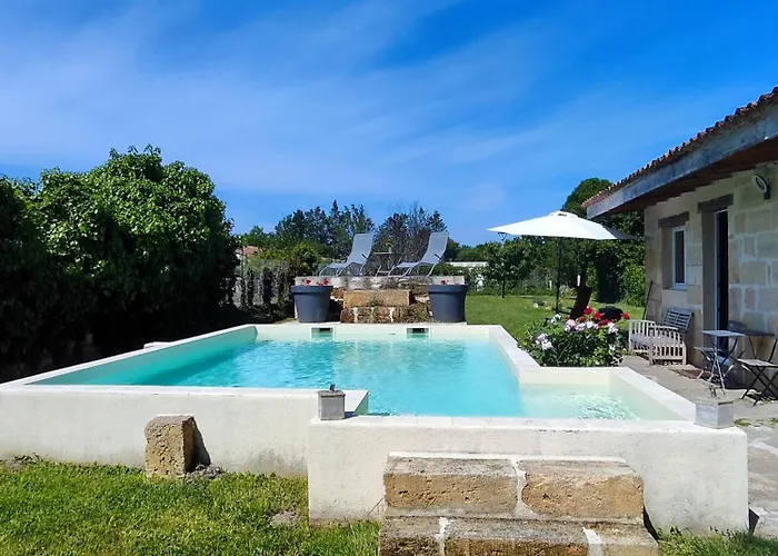 Jolie Avec Piscine Dans Le St Emilionnais