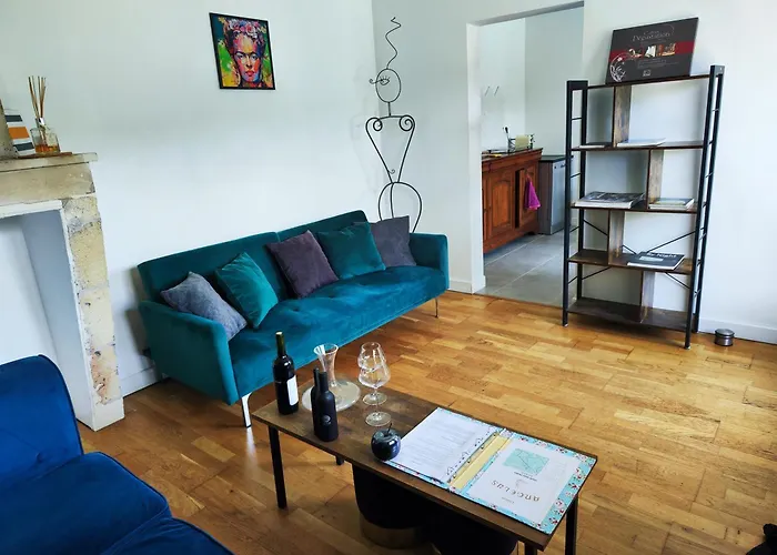 Сasa de vacaciones Jolie Avec Piscine Dans Le St Emilionnais