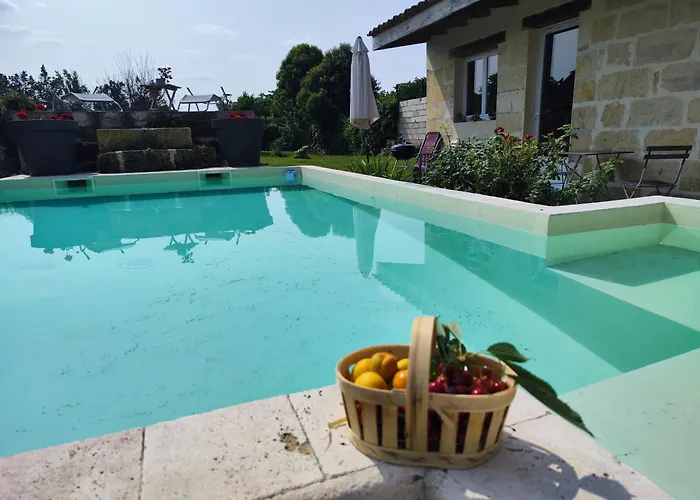 Jolie Avec Piscine Dans Le St Emilionnais