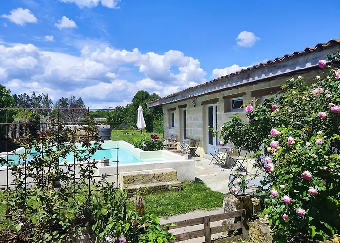 Jolie Avec Piscine Dans Le St Emilionnais Сasa de vacaciones *